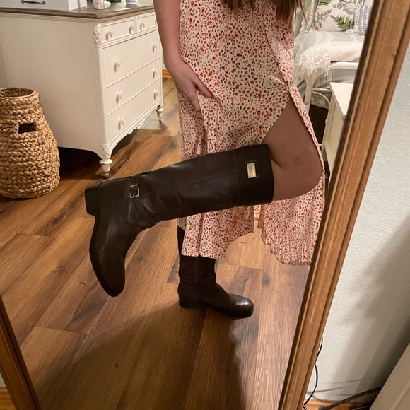 Antonio Melani Leather Boots. - Picture 5 of 9